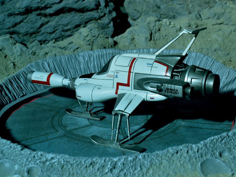 SIXTEEN 12 GERRY ANDERSON UFO INTERCEPTOR AND LAUNCH PAD 
